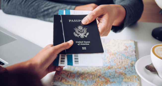 Gourmet-Menü in der Business Class – Hochwertige Mahlzeiten und erstklassiger Service über den Wolken.